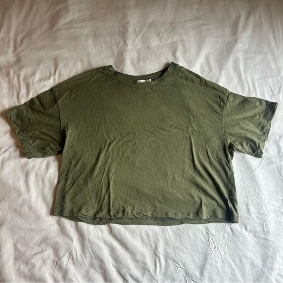 Green Cropped Sporty Tee – Size Small - Picture 1 of 5